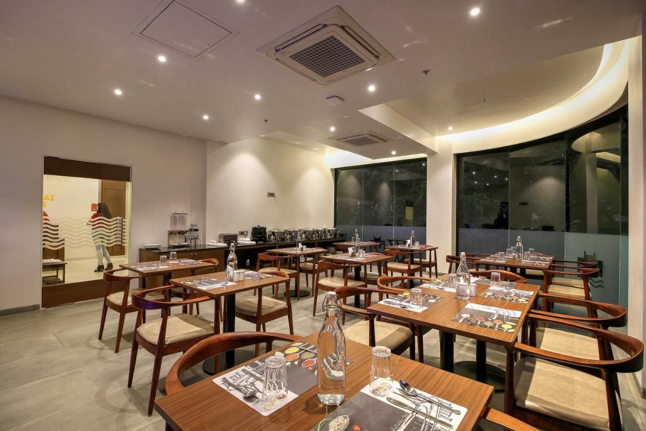 Hotel Mumbai House Ghansoli, Navi Mumbai Bagian luar foto