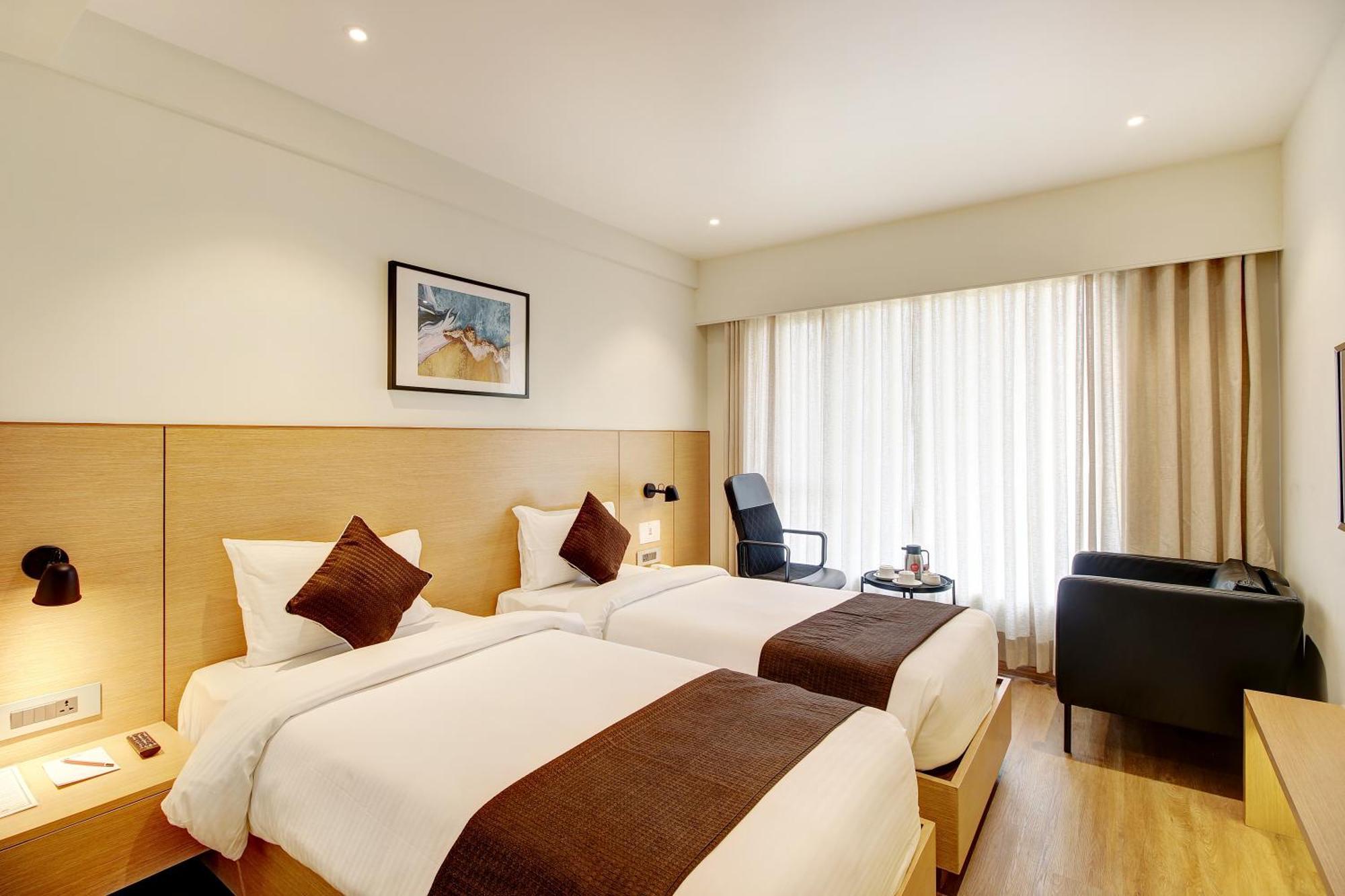Hotel Mumbai House Ghansoli, Navi Mumbai Bagian luar foto