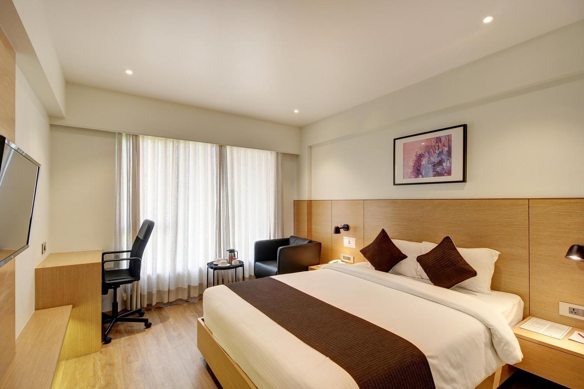 Hotel Mumbai House Ghansoli, Navi Mumbai Bagian luar foto