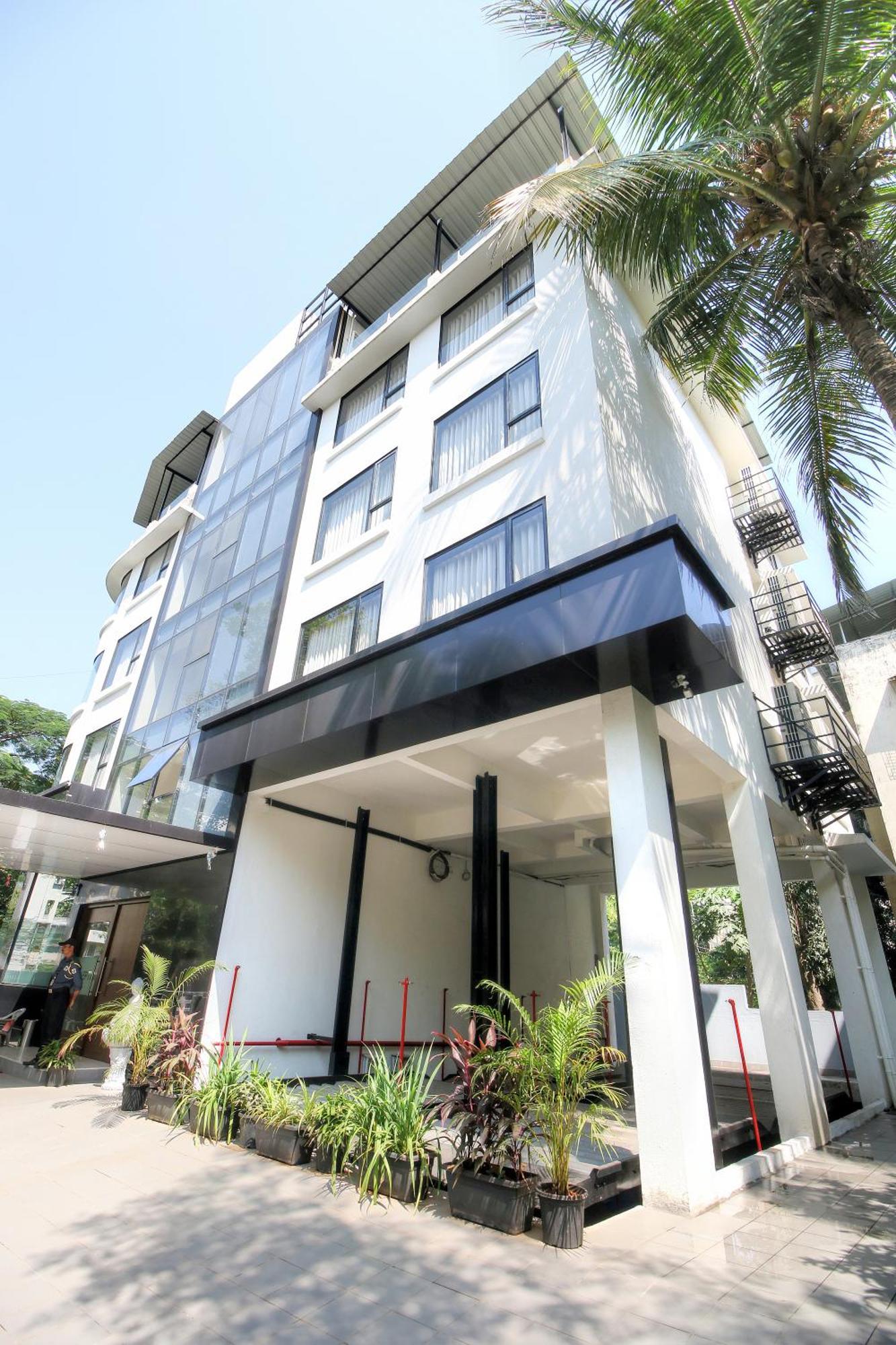 Hotel Mumbai House Ghansoli, Navi Mumbai Bagian luar foto